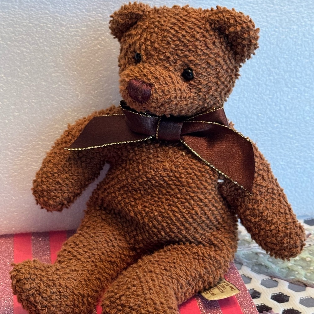 Flowers Inc , brown teddy bear